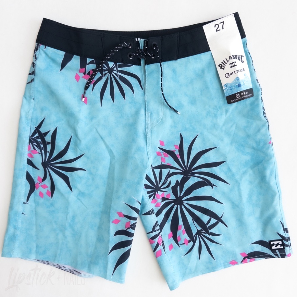 NWT Billabong Sundays Pro Boardshorts 27/14  (Big Kids) Neon Blue